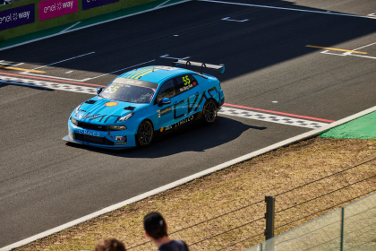 La gira mundial TCR Es un campeonato mundial de turismos respetado y reconocido.